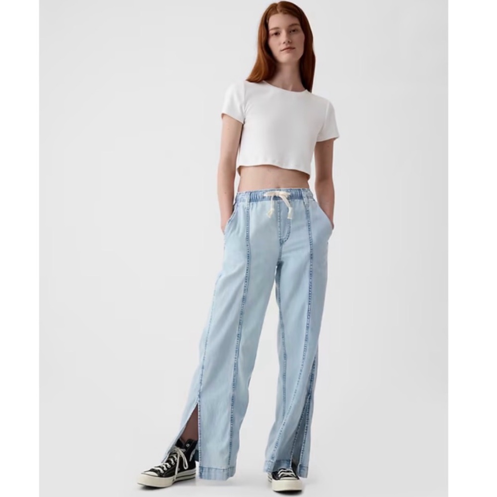 NWT: GAP Indigo Blue Women's Jeans